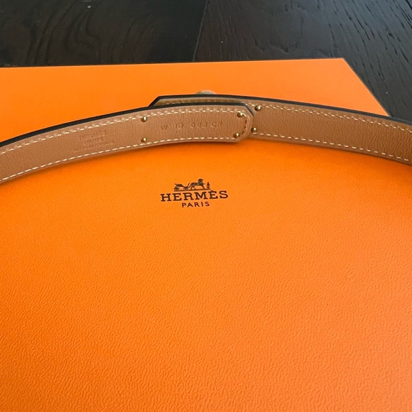 *NWT* HERMES Kelly 18 Belt - Gold on gold - Picture 8 of 9